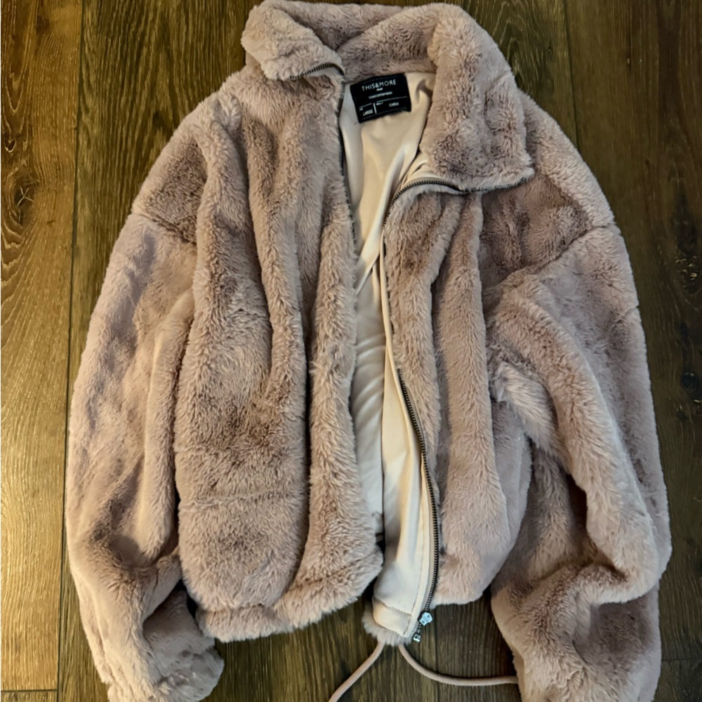 Cozy Women's Teddy Jacket in Soft Pink